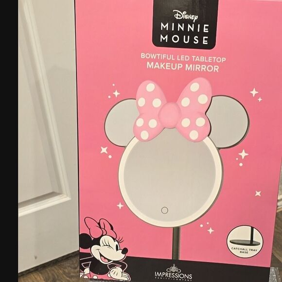 Impressions X Disney Minnie Mouse Bowtiful LED Tabletop Makeup Mirror - Picture 6 of 12